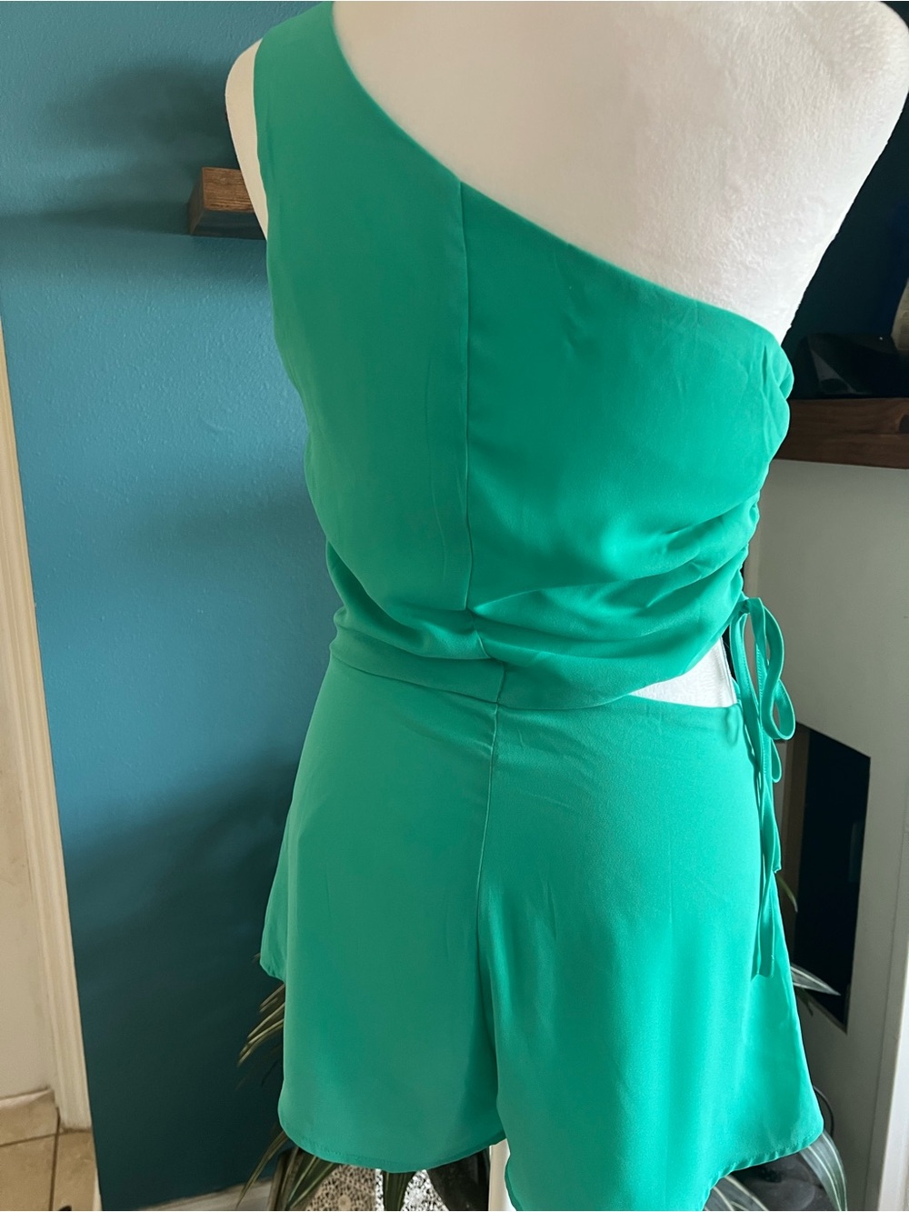 superdown Mint One-Shoulder Romper - Picture 3 of 5